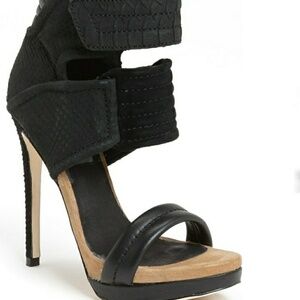 Mia Limited Edition Rocco platform stiletto ankle strap black holiday heels sz 6